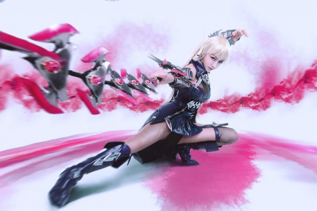 英姿飒爽的链刃师！Coser Cindy游《洛奇》_萌VLOG