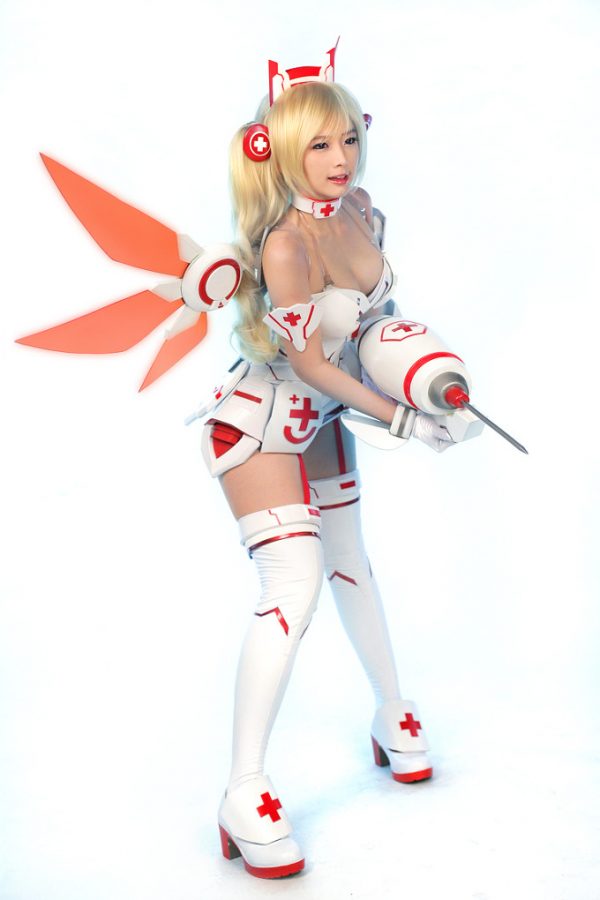 Coser Doremi化身游戏《Lost Saga》中的机器人护士R-Cyber Medic_萌VLOG