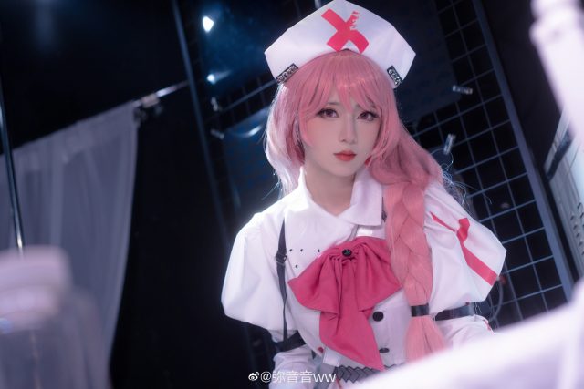 弥音音cos安妮护士，带您领略《无期迷途》神秘世界_萌VLOG