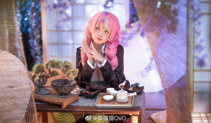 Coser黑猫猫饰演《鬼灭之刃》甘露寺蜜璃，还原可爱恋柱形象_萌VLOG