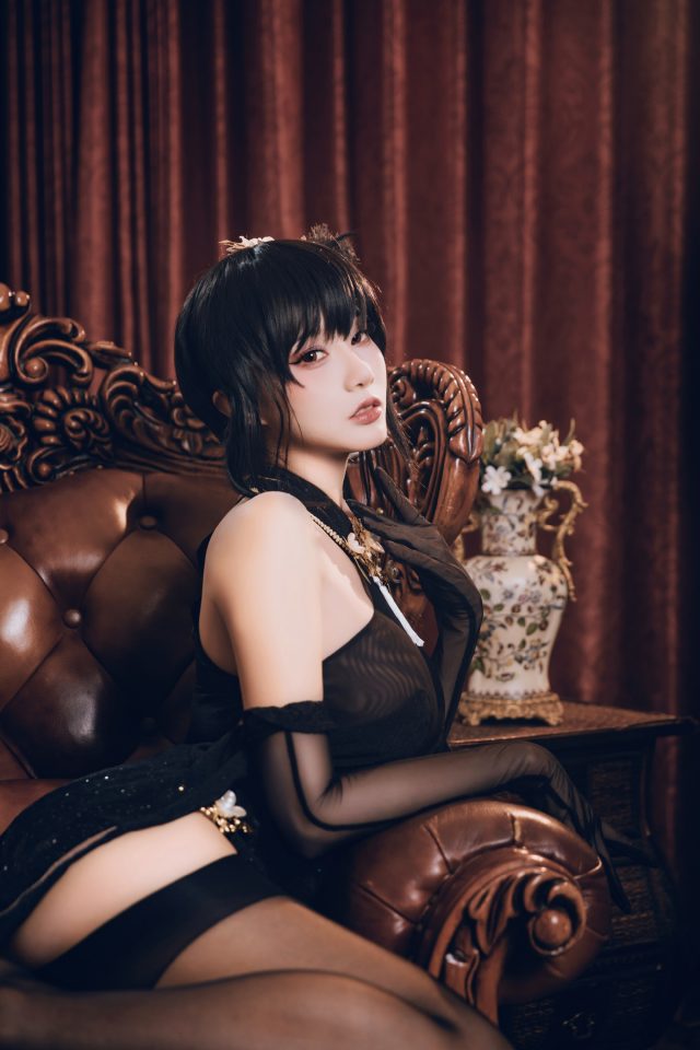 图片[6]_如月灰cos碧蓝航线镇海 展现奇响华殿之美的诱惑_萌VLOG
