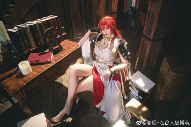 崩坏：星穹铁道两位玩家cos姬子，枣糕与吃谷人黛博魂惊艳登场_萌VLOG