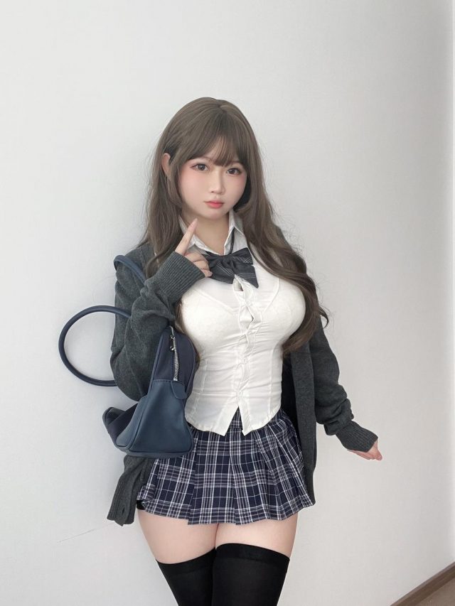 图片[3]_Coser依酱展现欧派风格_萌VLOG