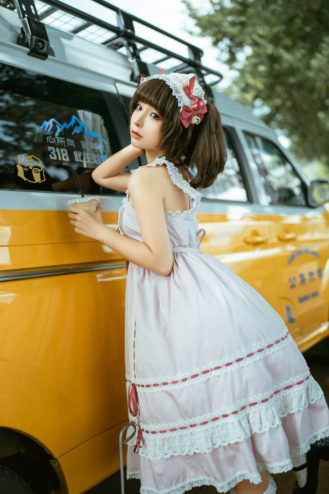 移动咖啡车：在大理洱海边品味美味与风景_萌VLOG