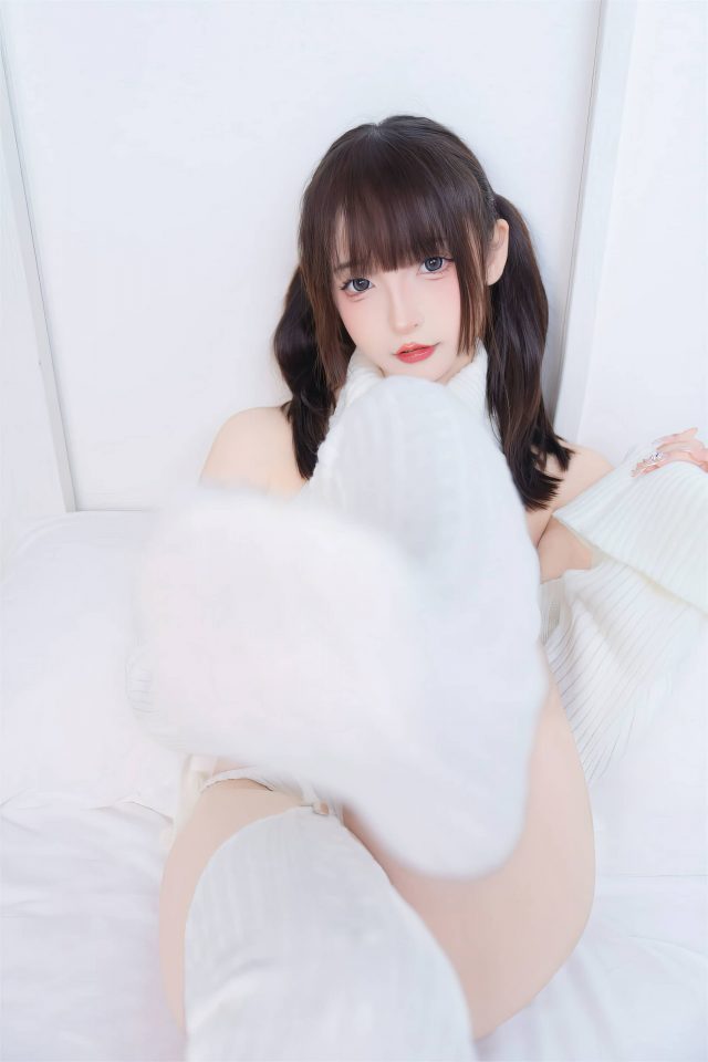 图片[6]_“神楽坂真冬”以极简风格毛衣造型掀起cosplay热潮_萌VLOG