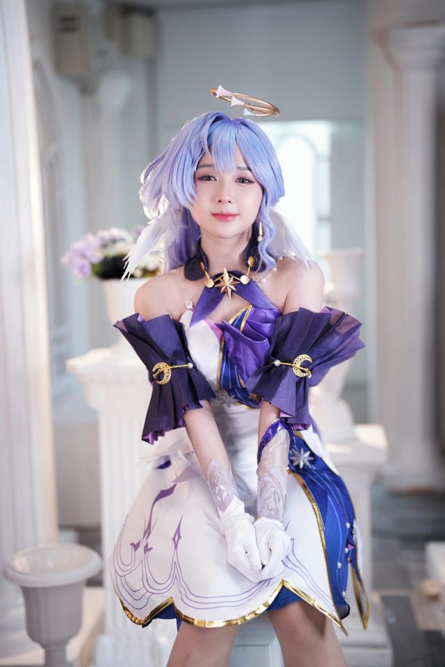 泰国女coser Minton化身知更鸟_萌VLOG