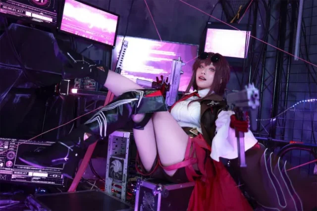 水淼·AQUA COS：星际猎手的性感与神秘_萌VLOG