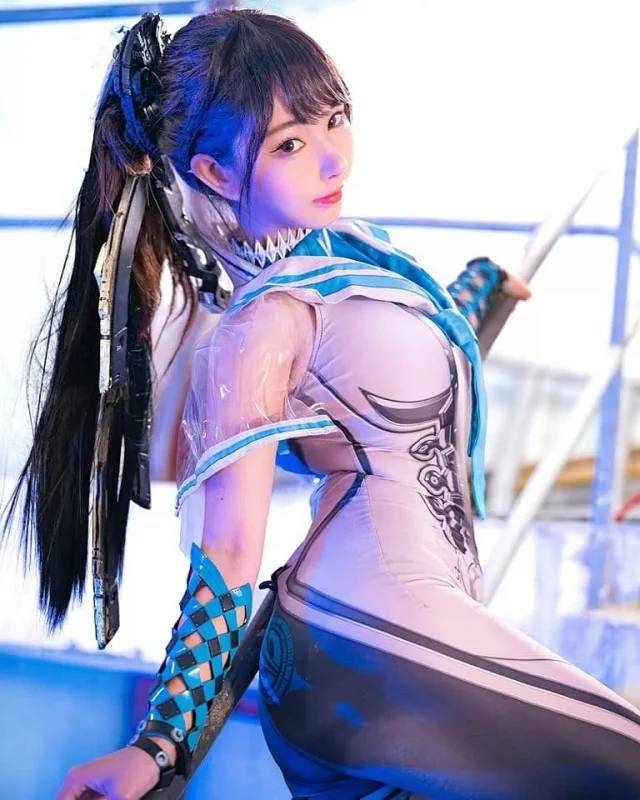 图片[3]_性感与坚韧的融合：韩国coser Zoe_So演绎剑星·伊芙_萌VLOG