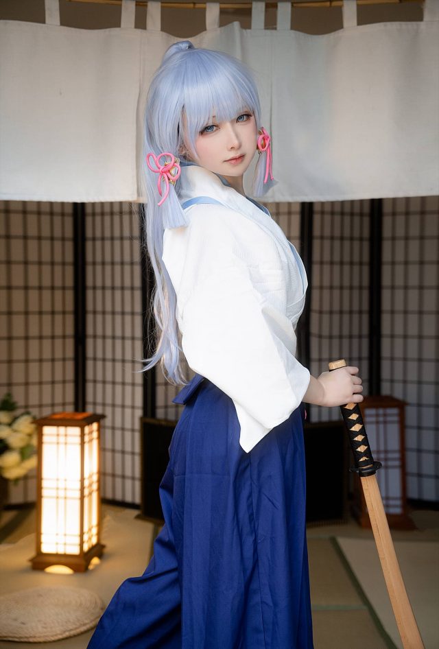 剑道服版神里凌华COS：演绎原神角色的优雅与可爱_萌VLOG