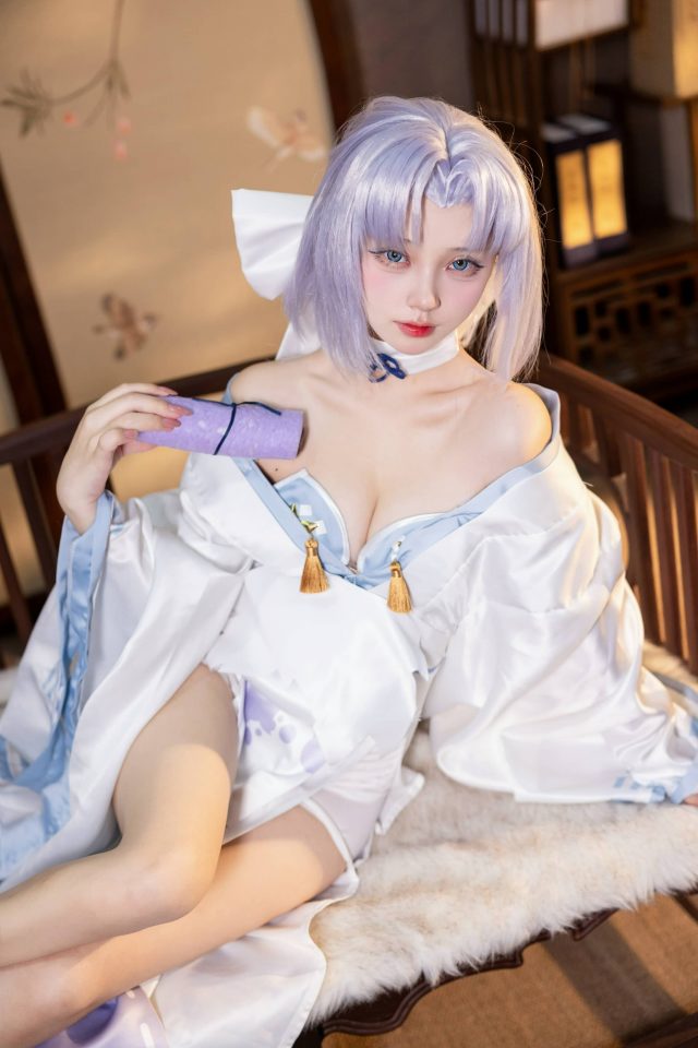 图片[4]_花铃闪乱神乐雪泉COS：完美再现冰雪女王的冷艳与性感_萌VLOG