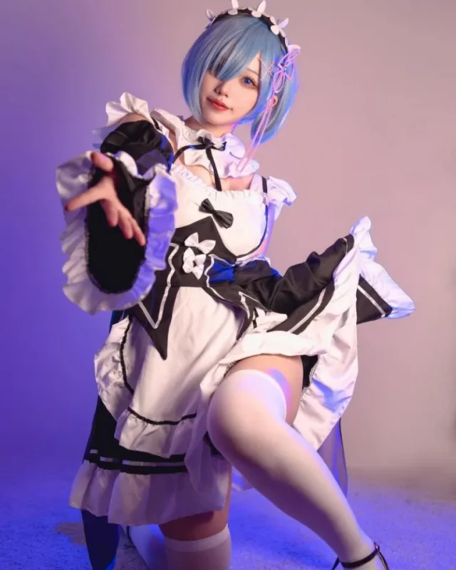 叉子宝宝蕾姆COS：从轻小说到现实的完美还原与新魅力展现_萌VLOG