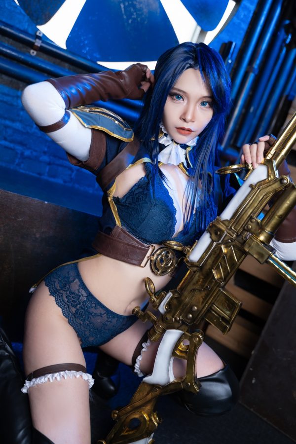 图片[3]_冷酷与性感的诠释：Coser RiNa演绎皮城女警凯特琳_萌VLOG