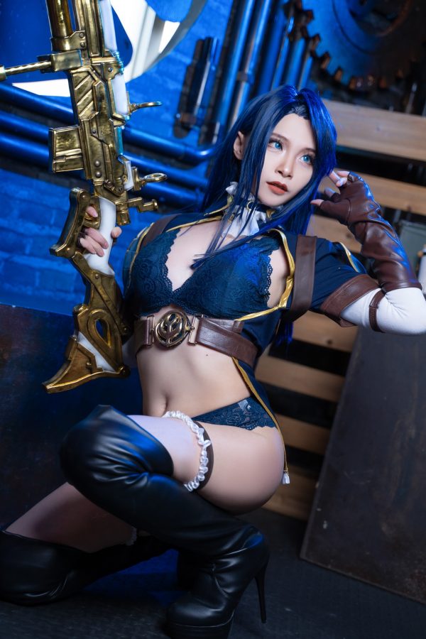 图片[2]_冷酷与性感的诠释：Coser RiNa演绎皮城女警凯特琳_萌VLOG