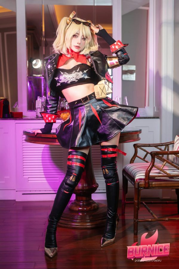 Byoru柏妮思·怀特 COS 绝区零调饮师：展现性感与俏皮_萌VLOG