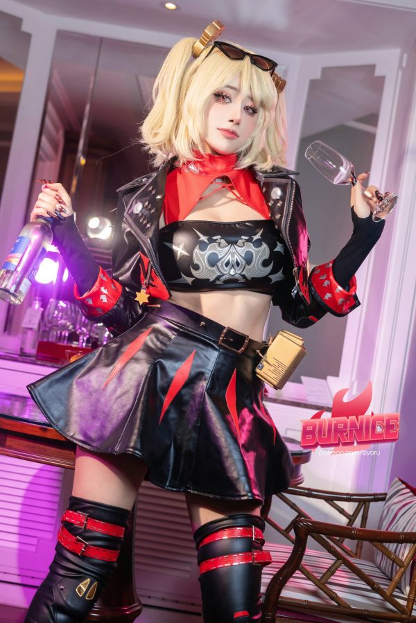 图片[2]_Byoru柏妮思·怀特 COS 绝区零调饮师：展现性感与俏皮_萌VLOG